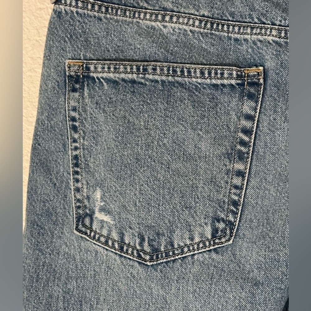 Women’s The Gap, Distressed Blue Jeans,size 12 T. - Picture 5 of 10